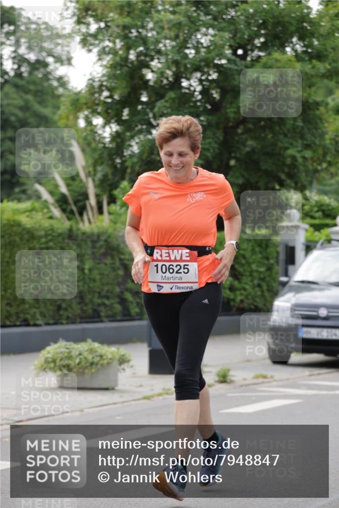 15.06.2025 - REWE Women's Run Jannik Wohlers http://msf.ph/oto/7948847 15.06.2025 08:31:18 Laufen 10625 meine-sportfotos.de