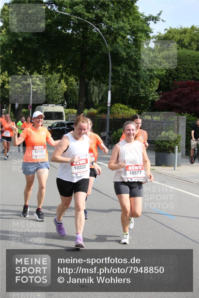 15.06.2025 - REWE Women's Run Jannik Wohlers http://msf.ph/oto/7948850 15.06.2025 09:47:32 Laufen 10330, 10187, 10222, 10577 meine-sportfotos.de