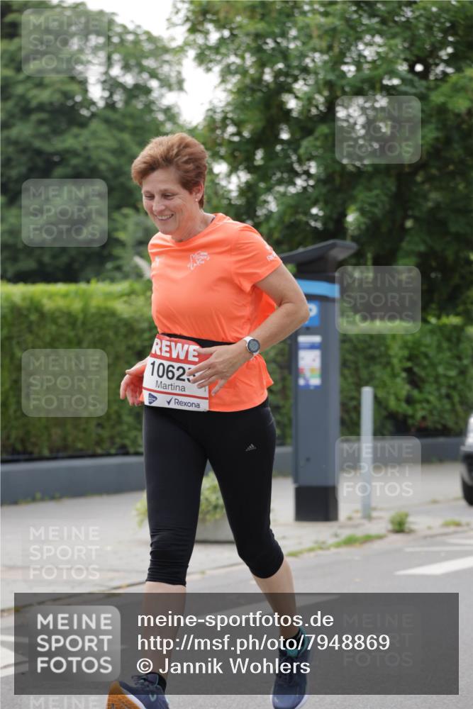 15.06.2025 - REWE Women's Run Jannik Wohlers http://msf.ph/oto/7948869 15.06.2025 08:31:18 Laufen 10623 meine-sportfotos.de