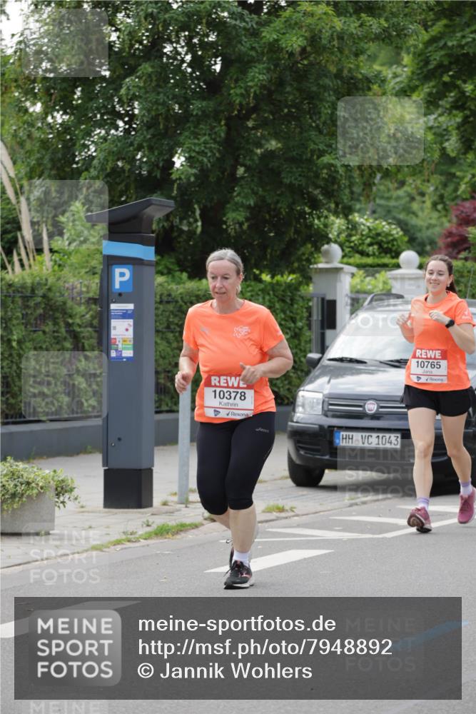 15.06.2025 - REWE Women's Run Jannik Wohlers http://msf.ph/oto/7948892 15.06.2025 08:31:21 Laufen 10378, 1043, 10765 meine-sportfotos.de