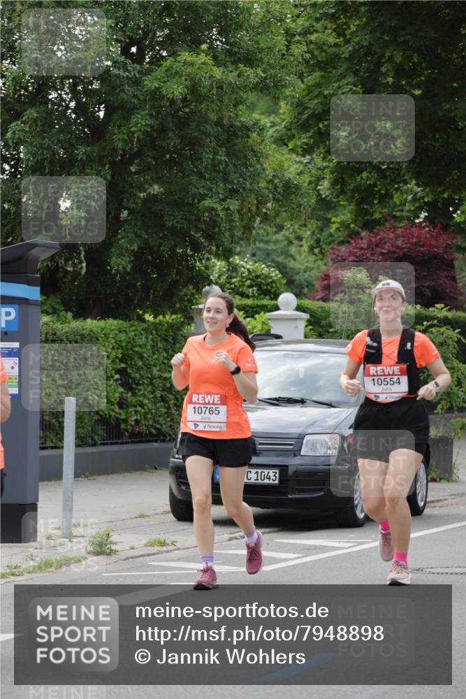 15.06.2025 - REWE Women's Run Jannik Wohlers http://msf.ph/oto/7948898 15.06.2025 08:31:22 Laufen 10765, 10554, 1043 meine-sportfotos.de