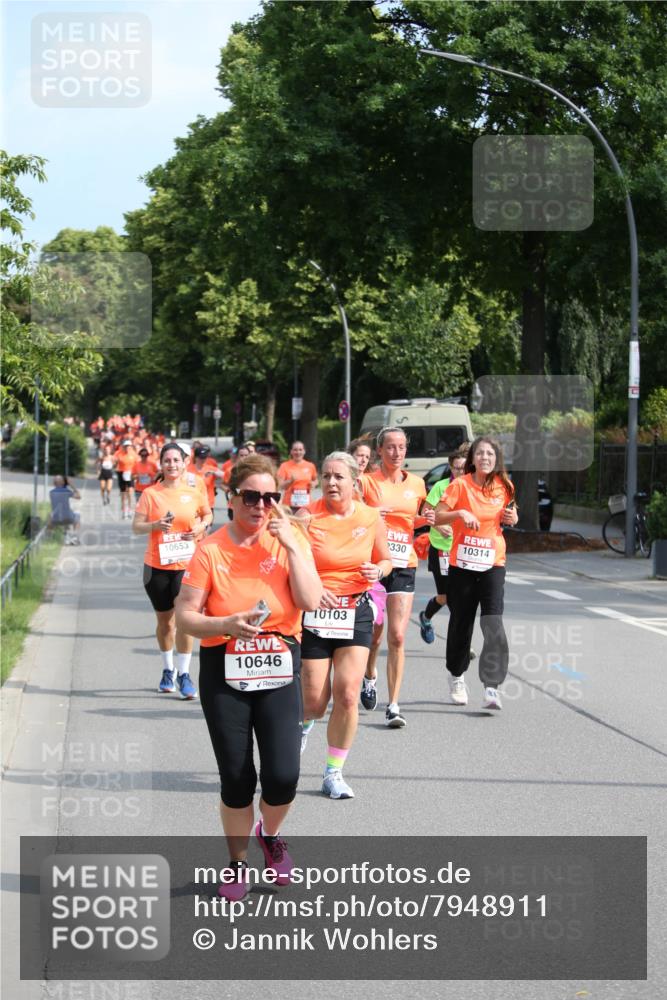 15.06.2025 - REWE Women's Run Jannik Wohlers http://msf.ph/oto/7948911 15.06.2025 09:47:36 Laufen 10653, 10646, 10103, 10314, 330 meine-sportfotos.de