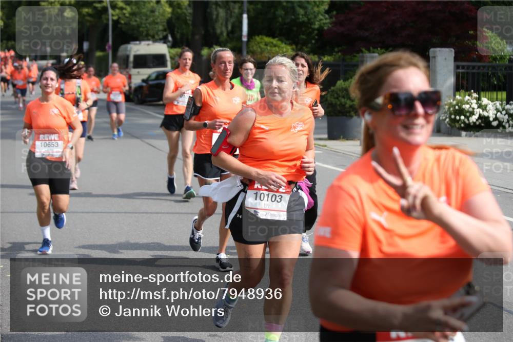 15.06.2025 - REWE Women's Run Jannik Wohlers http://msf.ph/oto/7948936 15.06.2025 09:47:38 Laufen 10653, 10103 meine-sportfotos.de