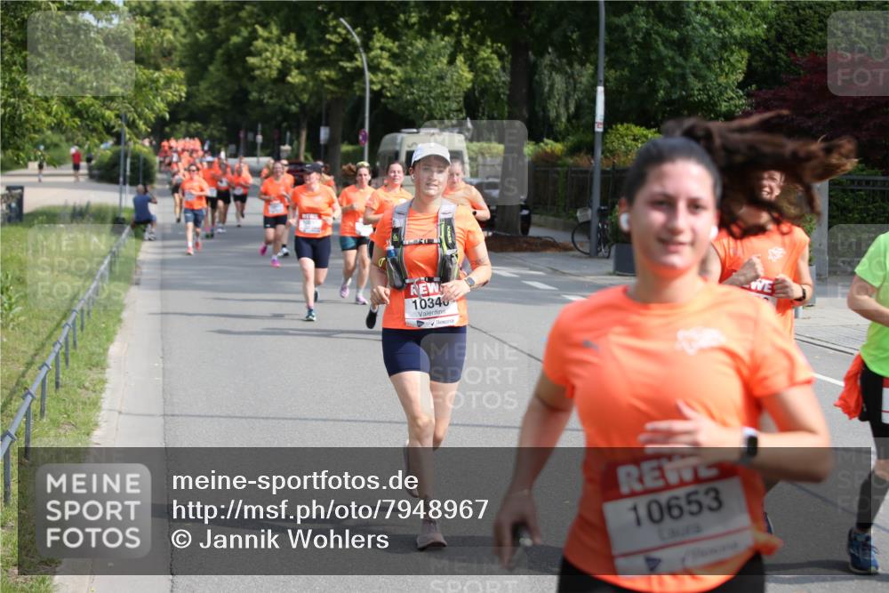 15.06.2025 - REWE Women's Run Jannik Wohlers http://msf.ph/oto/7948967 15.06.2025 09:47:40 Laufen 10340, 10653 meine-sportfotos.de