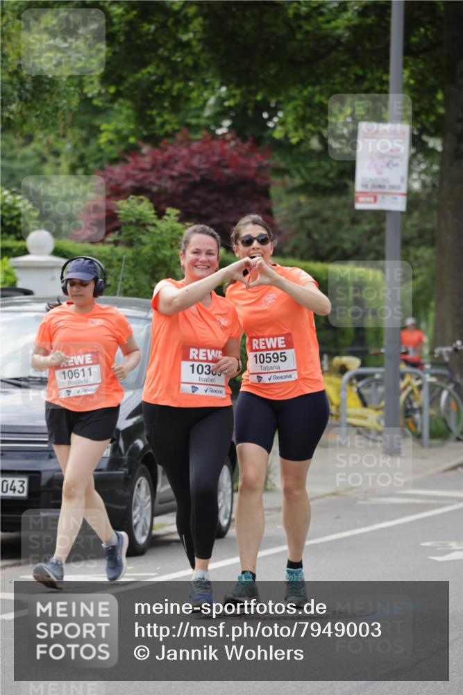 15.06.2025 - REWE Women's Run Jannik Wohlers http://msf.ph/oto/7949003 15.06.2025 08:31:25 Laufen 043, 10595, 10333, 10611 meine-sportfotos.de
