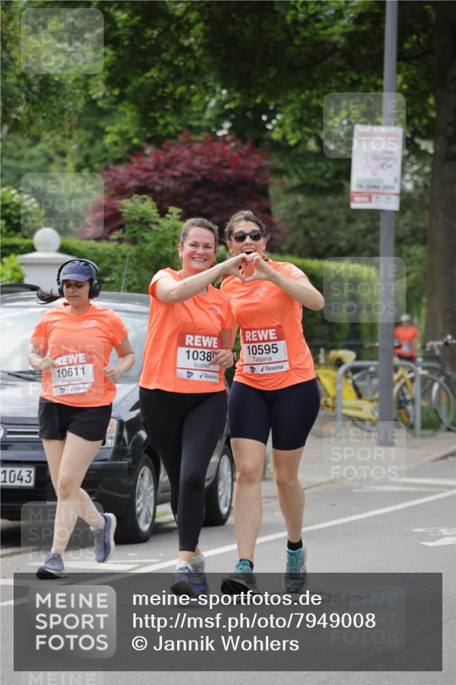 15.06.2025 - REWE Women's Run Jannik Wohlers http://msf.ph/oto/7949008 15.06.2025 08:31:26 Laufen 1043, 10611, 1038, 10595 meine-sportfotos.de