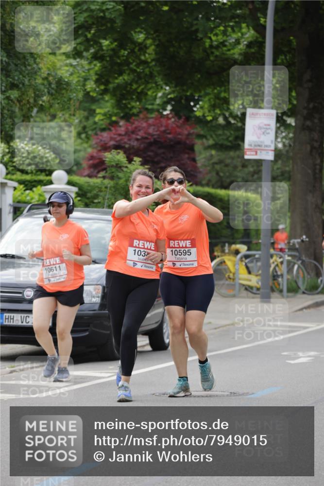 15.06.2025 - REWE Women's Run Jannik Wohlers http://msf.ph/oto/7949015 15.06.2025 08:31:26 Laufen 10611, 103, 10595, 4 meine-sportfotos.de