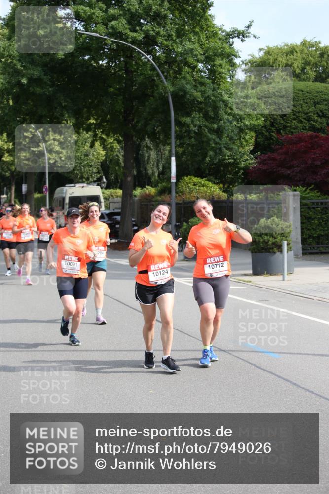 15.06.2025 - REWE Women's Run Jannik Wohlers http://msf.ph/oto/7949026 15.06.2025 09:47:43 Laufen 1070, 106, 10091, 284, 10124, 10712 meine-sportfotos.de