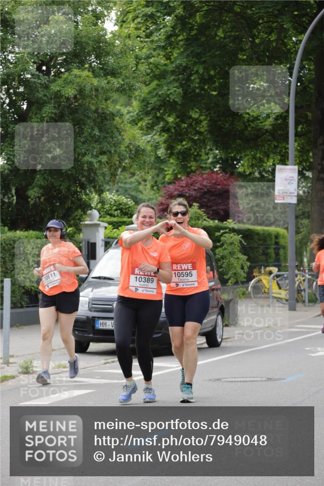 15.06.2025 - REWE Women's Run Jannik Wohlers http://msf.ph/oto/7949048 15.06.2025 08:31:27 Laufen 10611, 10595, 10389, 15, 2025 meine-sportfotos.de