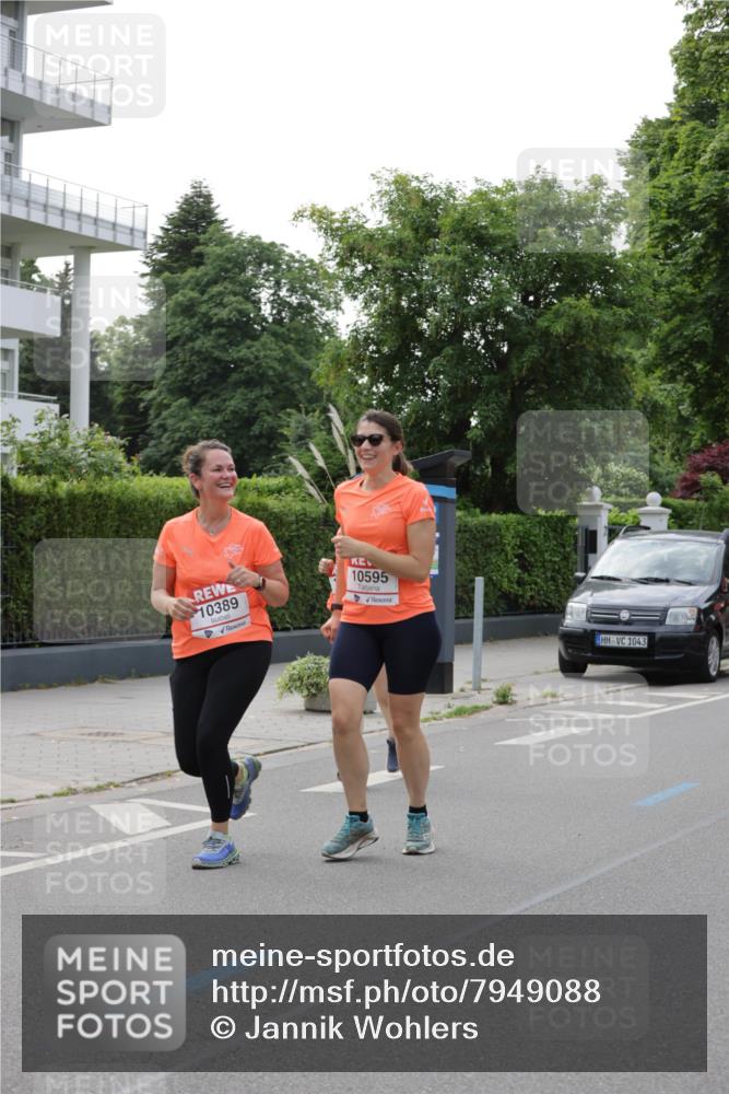 15.06.2025 - REWE Women's Run Jannik Wohlers http://msf.ph/oto/7949088 15.06.2025 08:31:29 Laufen 10389, 10595, 1043 meine-sportfotos.de