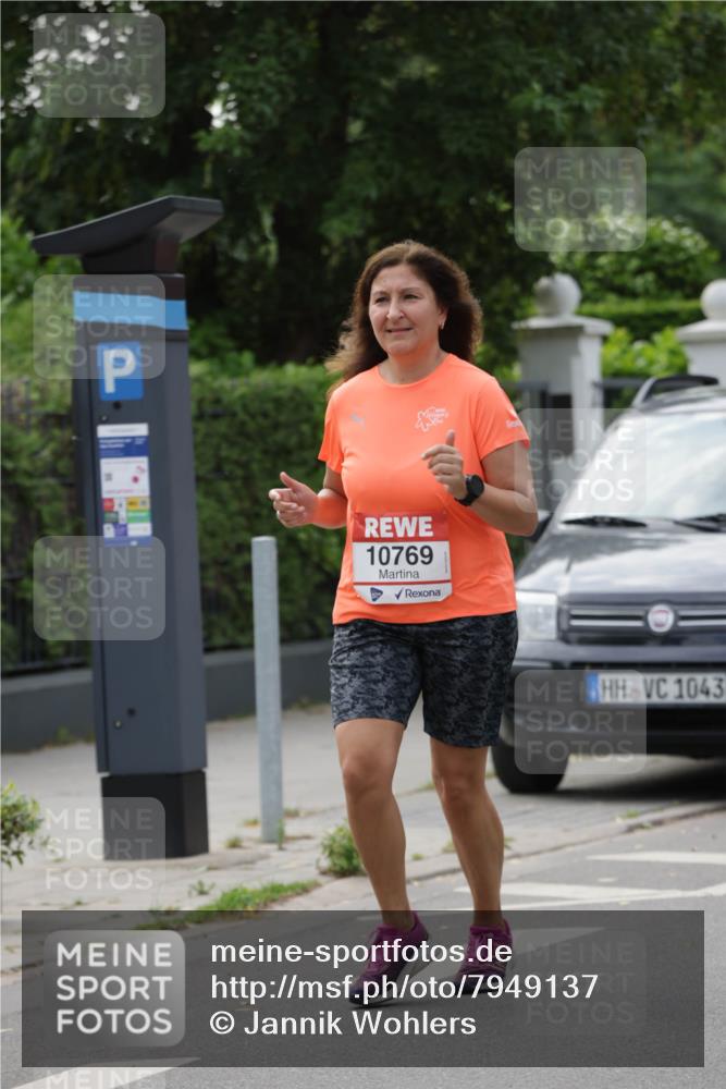 15.06.2025 - REWE Women's Run Jannik Wohlers http://msf.ph/oto/7949137 15.06.2025 08:31:32 Laufen 10769, 1043 meine-sportfotos.de