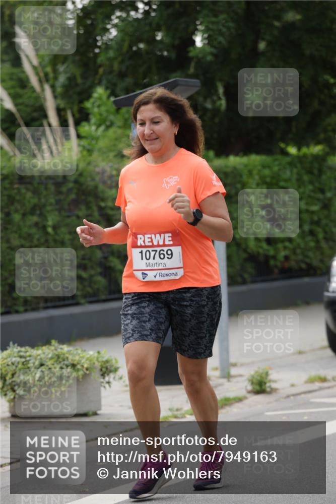 15.06.2025 - REWE Women's Run Jannik Wohlers http://msf.ph/oto/7949163 15.06.2025 08:31:33 Laufen 10769 meine-sportfotos.de