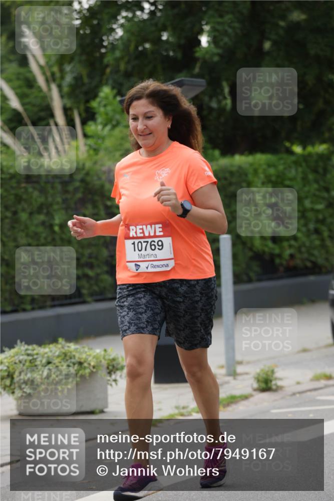 15.06.2025 - REWE Women's Run Jannik Wohlers http://msf.ph/oto/7949167 15.06.2025 08:31:33 Laufen 10769 meine-sportfotos.de