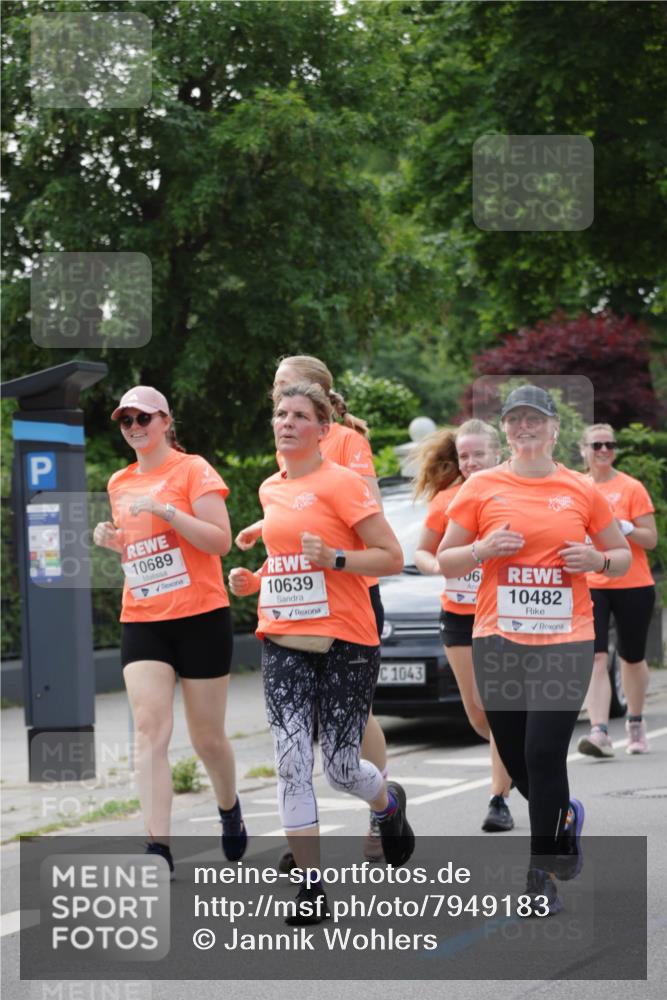 15.06.2025 - REWE Women's Run Jannik Wohlers http://msf.ph/oto/7949183 15.06.2025 08:31:36 Laufen 10689, 10639, 1043, 06, 10482 meine-sportfotos.de