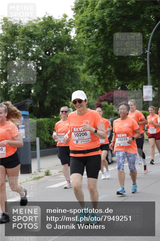 15.06.2025 - REWE Women's Run Jannik Wohlers http://msf.ph/oto/7949251 15.06.2025 08:31:38 Laufen 5, 1003, 10206, 10333, 10557 meine-sportfotos.de