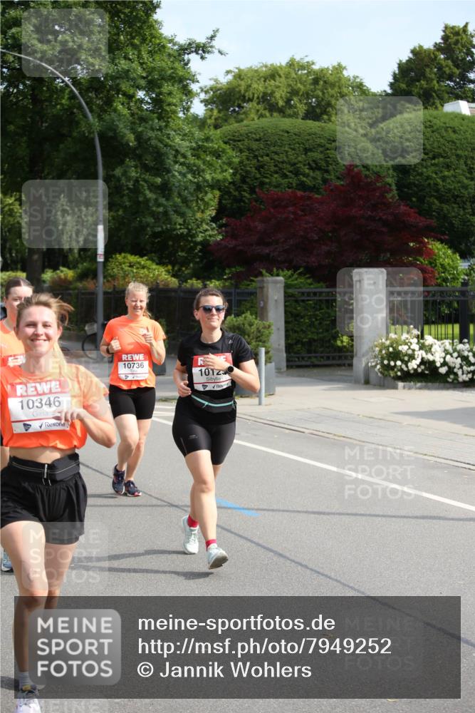 15.06.2025 - REWE Women's Run Jannik Wohlers http://msf.ph/oto/7949252 15.06.2025 09:47:54 Laufen 10346, 10736, 1012 meine-sportfotos.de