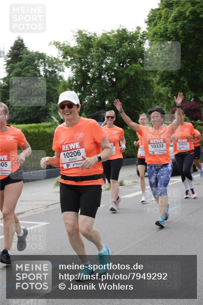 15.06.2025 - REWE Women's Run Jannik Wohlers http://msf.ph/oto/7949292 15.06.2025 08:31:39 Laufen 10333, 10850, 103, 05, 10206 meine-sportfotos.de