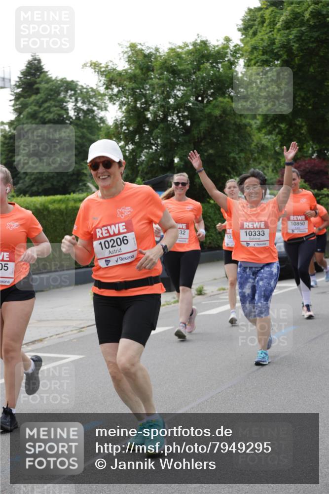 15.06.2025 - REWE Women's Run Jannik Wohlers http://msf.ph/oto/7949295 15.06.2025 08:31:39 Laufen 05, 10206, 10850, 32, 10333, 103 meine-sportfotos.de