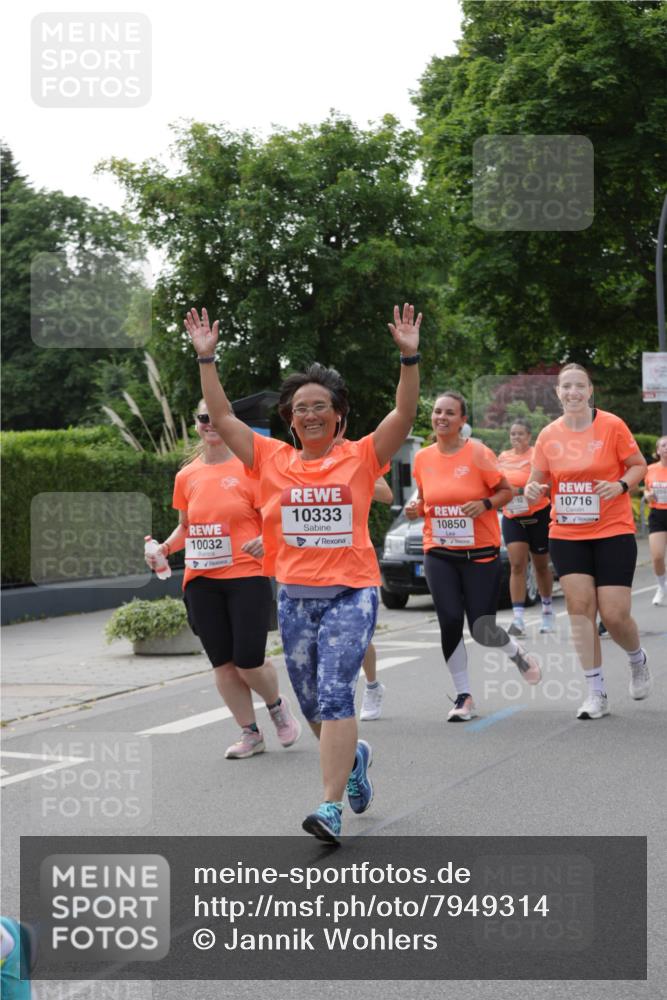 15.06.2025 - REWE Women's Run Jannik Wohlers http://msf.ph/oto/7949314 15.06.2025 08:31:40 Laufen 10032, 10333, 10850, 10716 meine-sportfotos.de