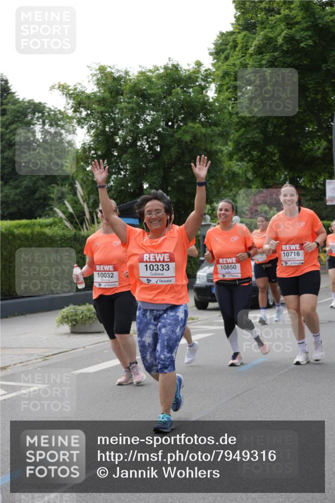 15.06.2025 - REWE Women's Run Jannik Wohlers http://msf.ph/oto/7949316 15.06.2025 08:31:40 Laufen 10032, 10716, 10333, 10850 meine-sportfotos.de