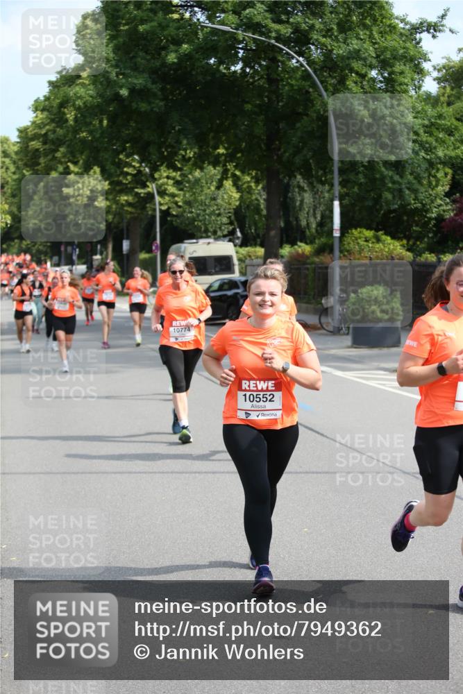 15.06.2025 - REWE Women's Run Jannik Wohlers http://msf.ph/oto/7949362 15.06.2025 09:47:59 Laufen 10774, 10552 meine-sportfotos.de