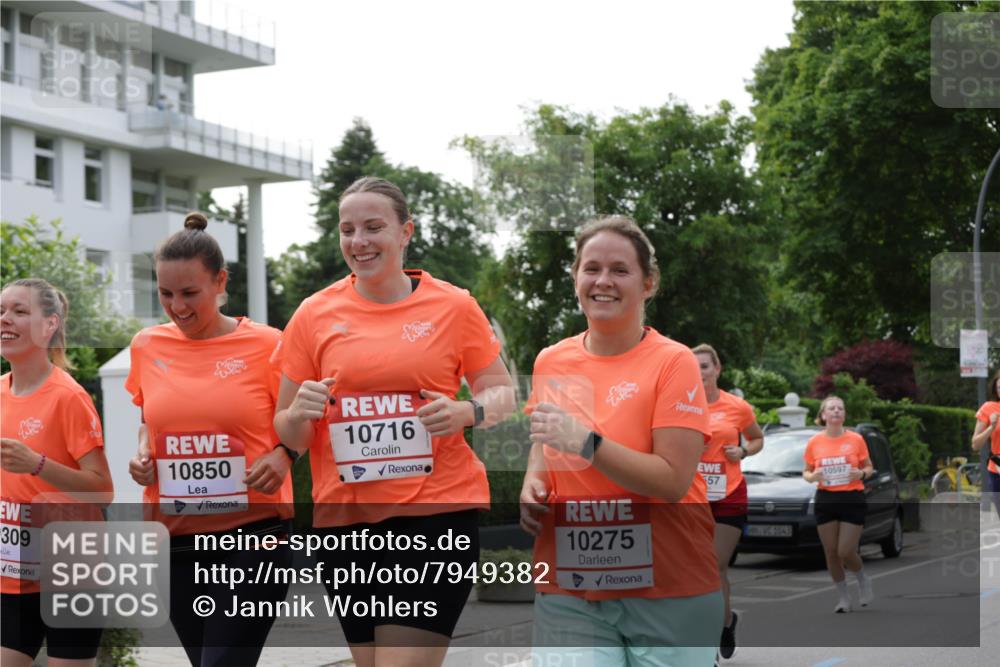 15.06.2025 - REWE Women's Run Jannik Wohlers http://msf.ph/oto/7949382 15.06.2025 08:31:42 Laufen 309, 10850, 10716, 10275, 557, 10597, 1043 meine-sportfotos.de