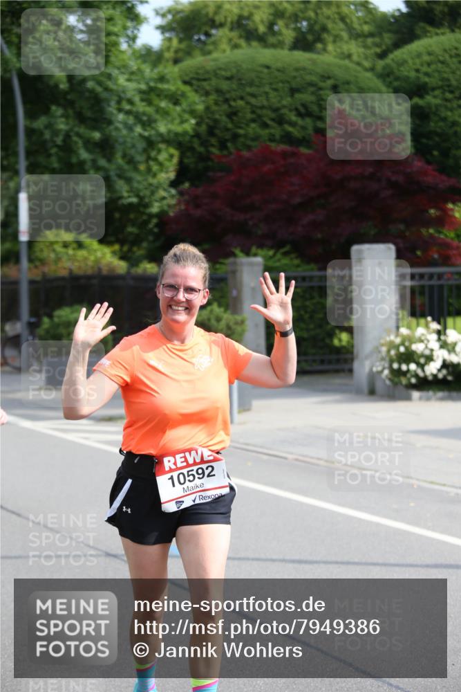 15.06.2025 - REWE Women's Run Jannik Wohlers http://msf.ph/oto/7949386 15.06.2025 09:48:01 Laufen 10592 meine-sportfotos.de
