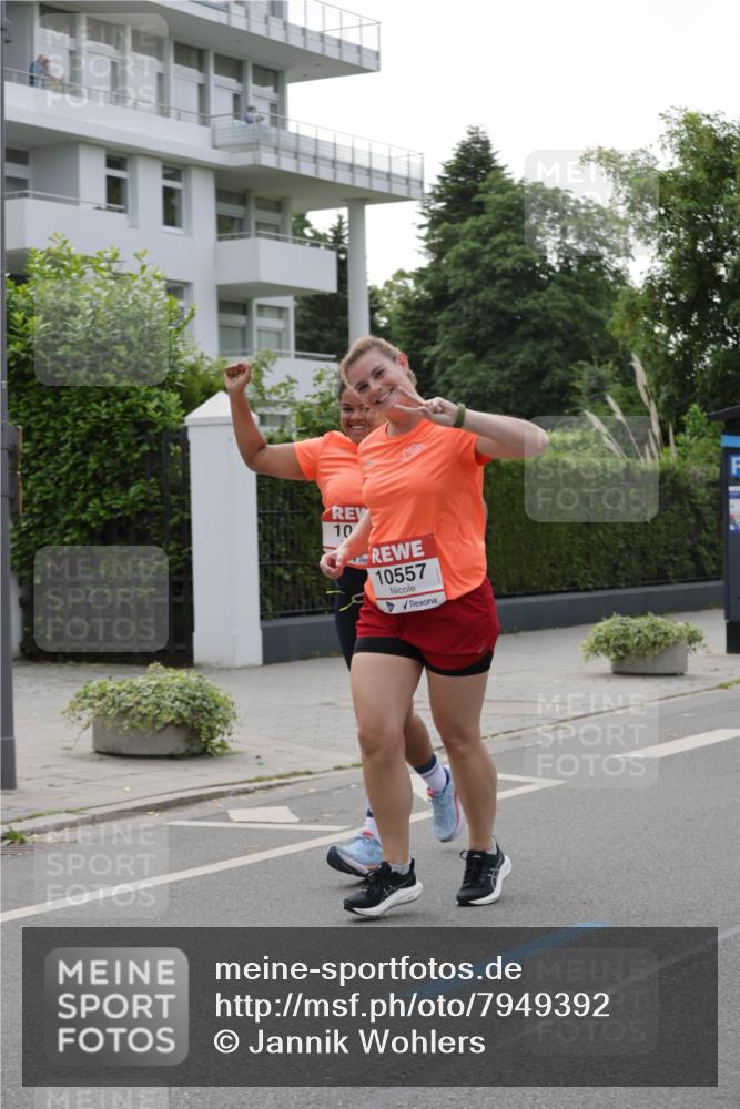 15.06.2025 - REWE Women's Run Jannik Wohlers http://msf.ph/oto/7949392 15.06.2025 08:31:44 Laufen 10, 10557 meine-sportfotos.de