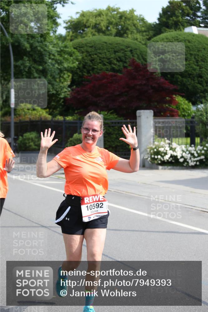 15.06.2025 - REWE Women's Run Jannik Wohlers http://msf.ph/oto/7949393 15.06.2025 09:48:01 Laufen 10592 meine-sportfotos.de