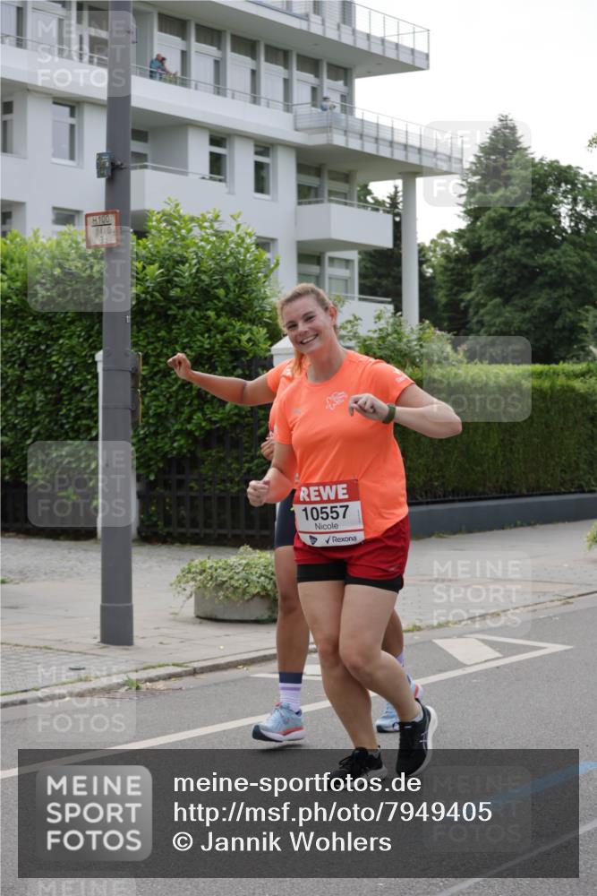 15.06.2025 - REWE Women's Run Jannik Wohlers http://msf.ph/oto/7949405 15.06.2025 08:31:44 Laufen 100, 7104, 10557 meine-sportfotos.de