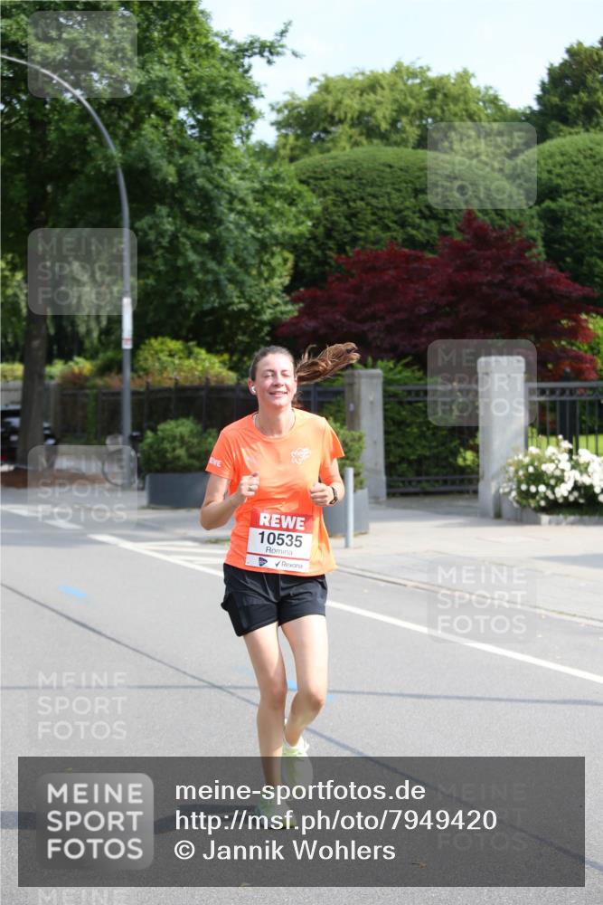 15.06.2025 - REWE Women's Run Jannik Wohlers http://msf.ph/oto/7949420 15.06.2025 09:48:03 Laufen 10535 meine-sportfotos.de