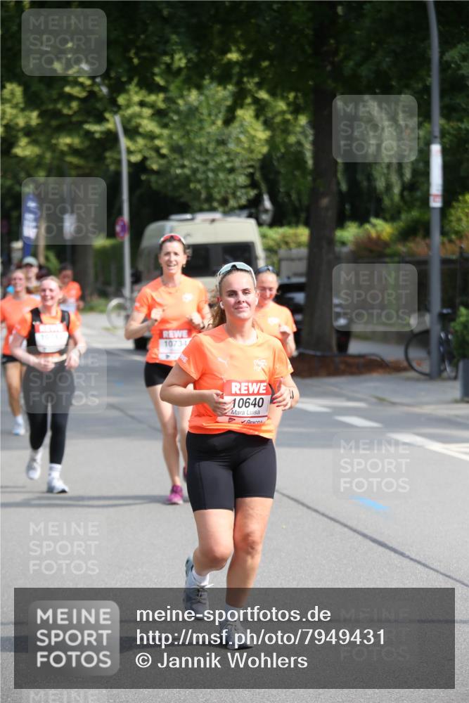 15.06.2025 - REWE Women's Run Jannik Wohlers http://msf.ph/oto/7949431 15.06.2025 09:48:04 Laufen 10734, 10640 meine-sportfotos.de
