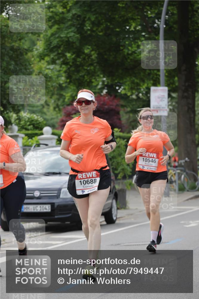 15.06.2025 - REWE Women's Run Jannik Wohlers http://msf.ph/oto/7949447 15.06.2025 08:31:48 Laufen 1043, 10688, 10546 meine-sportfotos.de