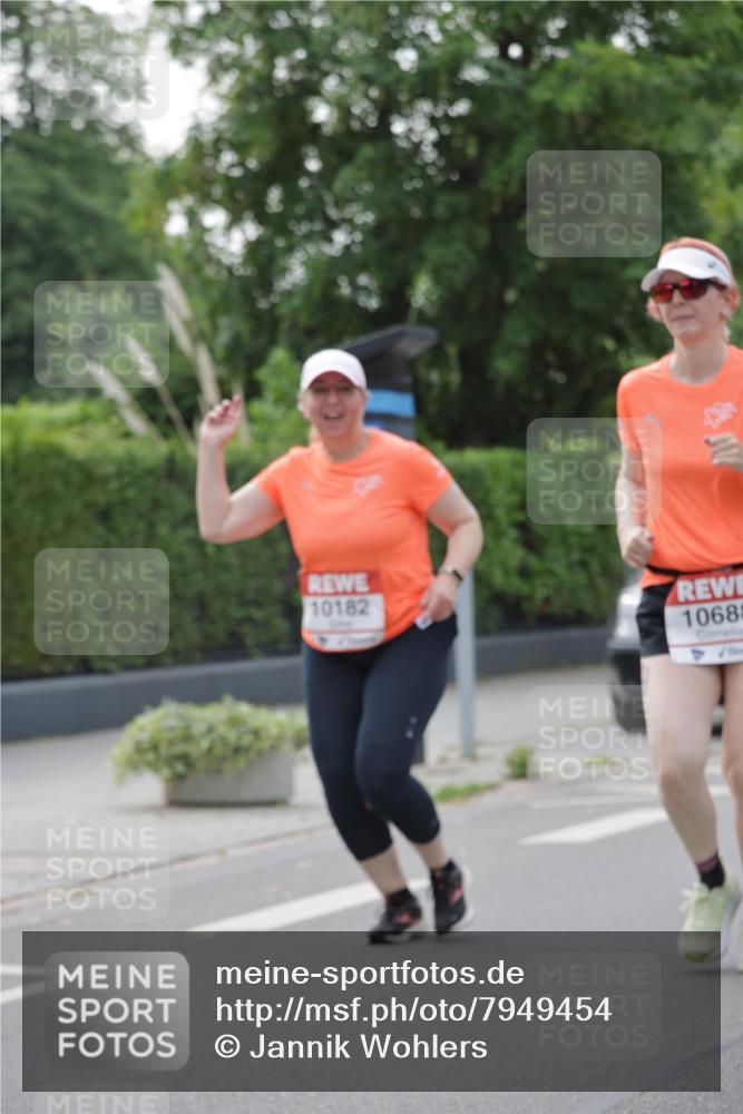 15.06.2025 - REWE Women's Run Jannik Wohlers http://msf.ph/oto/7949454 15.06.2025 08:31:49 Laufen 10182, 1068 meine-sportfotos.de