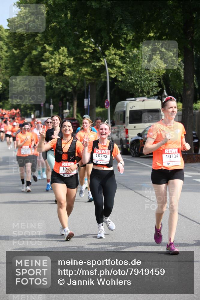 15.06.2025 - REWE Women's Run Jannik Wohlers http://msf.ph/oto/7949459 15.06.2025 09:48:06 Laufen 10833, 10, 10743, 10734 meine-sportfotos.de