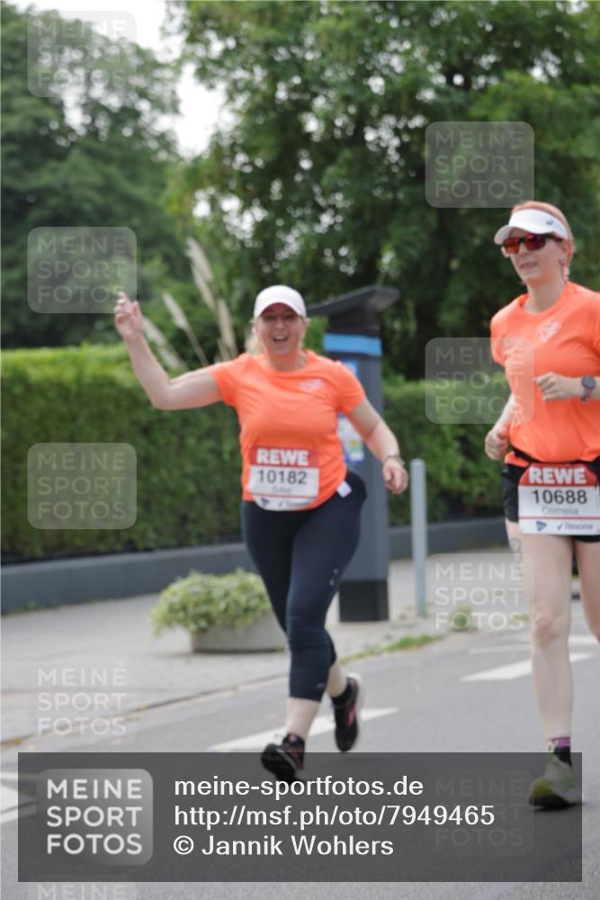 15.06.2025 - REWE Women's Run Jannik Wohlers http://msf.ph/oto/7949465 15.06.2025 08:31:50 Laufen 10182, 10688 meine-sportfotos.de