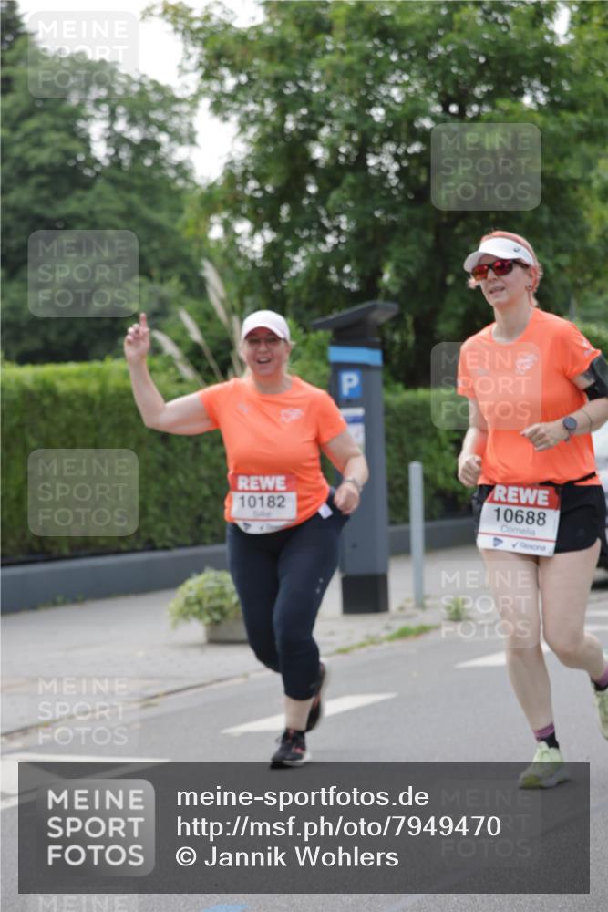 15.06.2025 - REWE Women's Run Jannik Wohlers http://msf.ph/oto/7949470 15.06.2025 08:31:50 Laufen 10182, 10688 meine-sportfotos.de