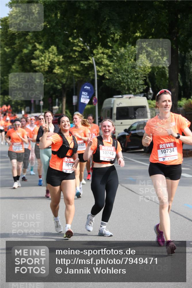 15.06.2025 - REWE Women's Run Jannik Wohlers http://msf.ph/oto/7949471 15.06.2025 09:48:06 Laufen 10833, 93, 1013, 0042, 10743, 10734 meine-sportfotos.de