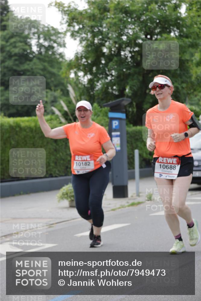 15.06.2025 - REWE Women's Run Jannik Wohlers http://msf.ph/oto/7949473 15.06.2025 08:31:50 Laufen 10182, 10688 meine-sportfotos.de