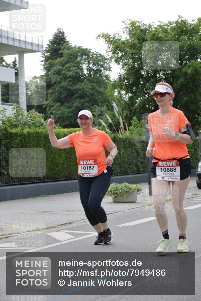 15.06.2025 - REWE Women's Run Jannik Wohlers http://msf.ph/oto/7949486 15.06.2025 08:31:50 Laufen 10182, 10688 meine-sportfotos.de