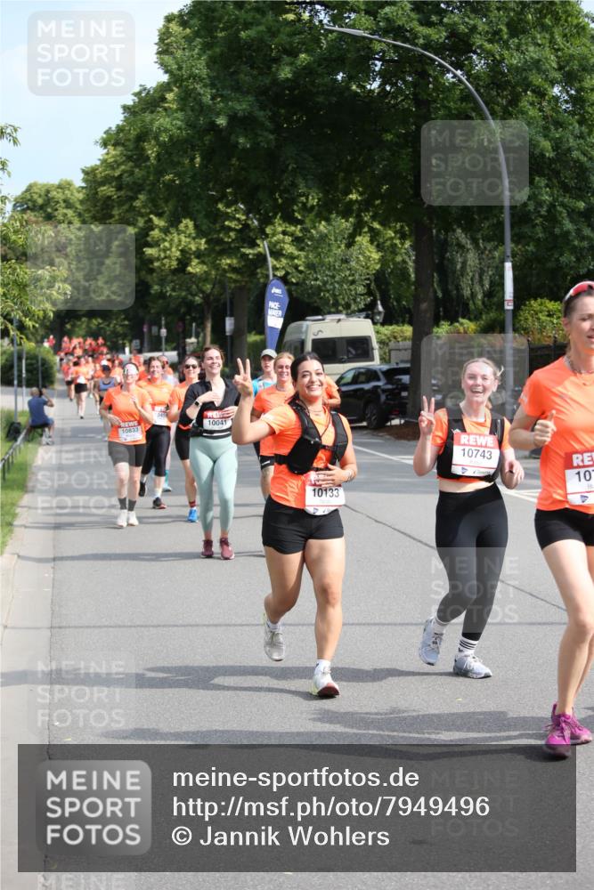 15.06.2025 - REWE Women's Run Jannik Wohlers http://msf.ph/oto/7949496 15.06.2025 09:48:08 Laufen 10833, 10041, 10133, 10743, 10 meine-sportfotos.de