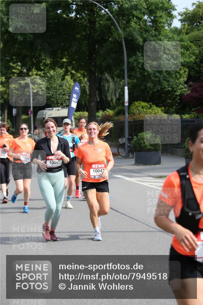 15.06.2025 - REWE Women's Run Jannik Wohlers http://msf.ph/oto/7949518 15.06.2025 09:48:09 Laufen 10230, 10041, 10042 meine-sportfotos.de