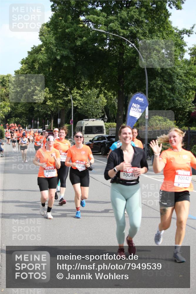 15.06.2025 - REWE Women's Run Jannik Wohlers http://msf.ph/oto/7949539 15.06.2025 09:48:10 Laufen 10833, 1045, 0230, 10041, 10042 meine-sportfotos.de