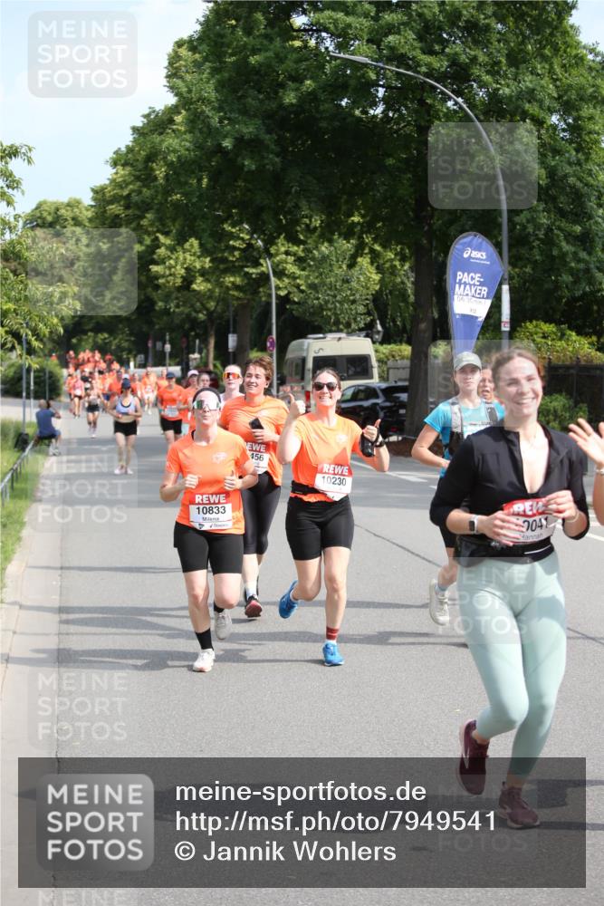 15.06.2025 - REWE Women's Run Jannik Wohlers http://msf.ph/oto/7949541 15.06.2025 09:48:11 Laufen 10833, 456, 06, 30, 10230, 2041 meine-sportfotos.de