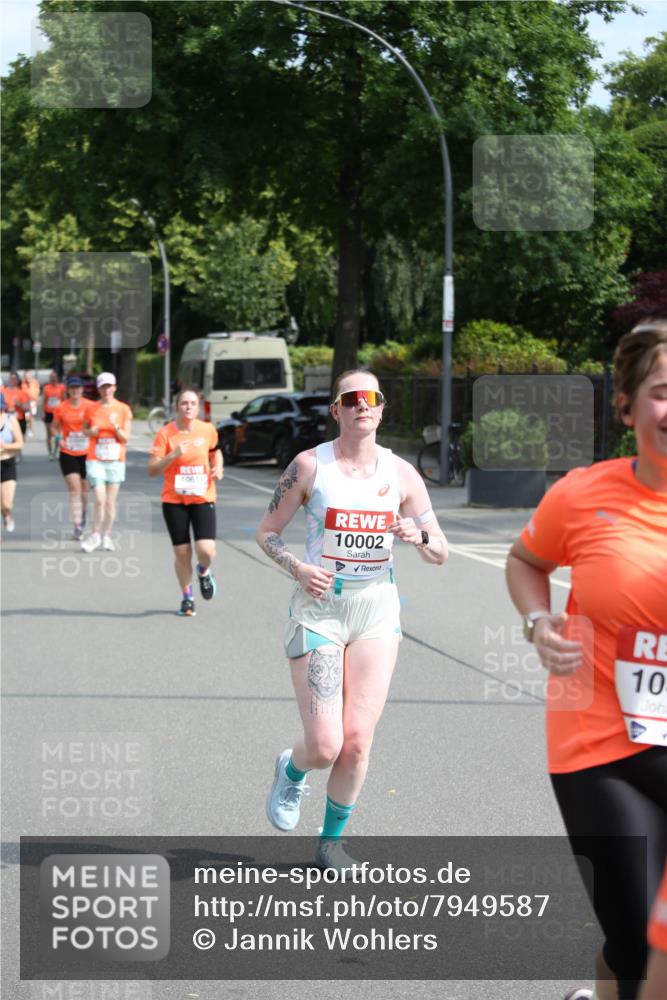 15.06.2025 - REWE Women's Run Jannik Wohlers http://msf.ph/oto/7949587 15.06.2025 09:48:14 Laufen 10002 meine-sportfotos.de