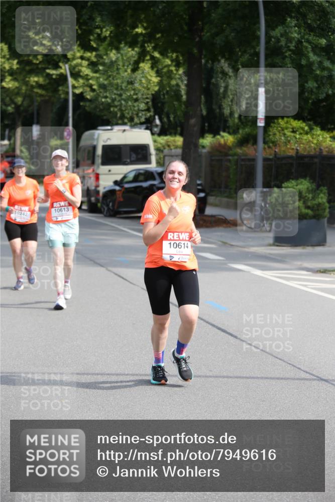 15.06.2025 - REWE Women's Run Jannik Wohlers http://msf.ph/oto/7949616 15.06.2025 09:48:15 Laufen 10613, 10614 meine-sportfotos.de