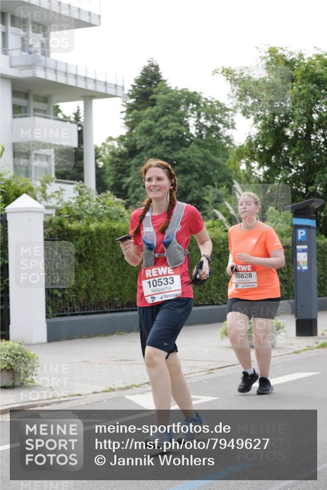 15.06.2025 - REWE Women's Run Jannik Wohlers http://msf.ph/oto/7949627 15.06.2025 08:32:01 Laufen 10533, 10828 meine-sportfotos.de