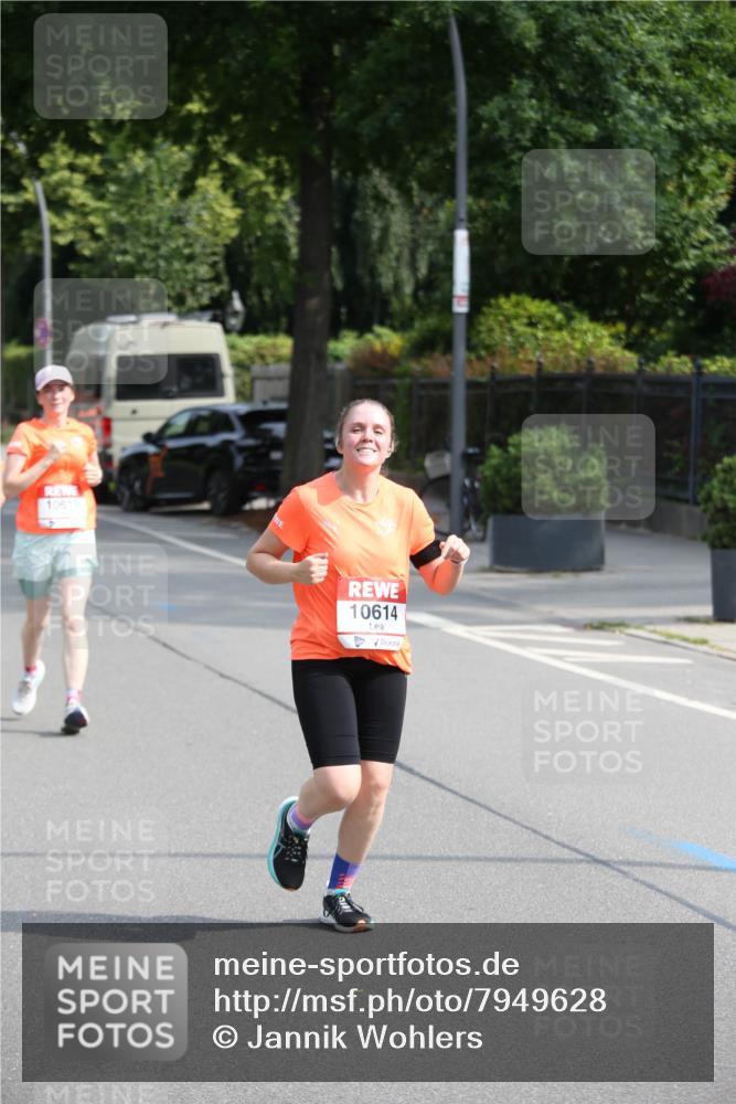15.06.2025 - REWE Women's Run Jannik Wohlers http://msf.ph/oto/7949628 15.06.2025 09:48:16 Laufen 1061, 10614 meine-sportfotos.de