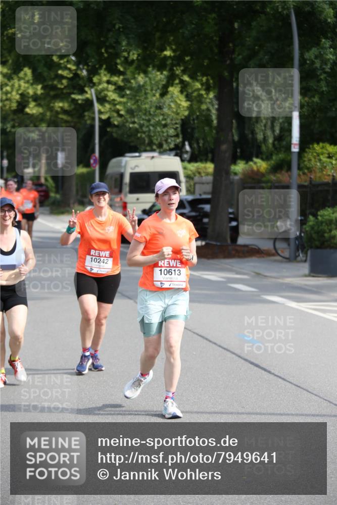 15.06.2025 - REWE Women's Run Jannik Wohlers http://msf.ph/oto/7949641 15.06.2025 09:48:17 Laufen 10242, 10613 meine-sportfotos.de