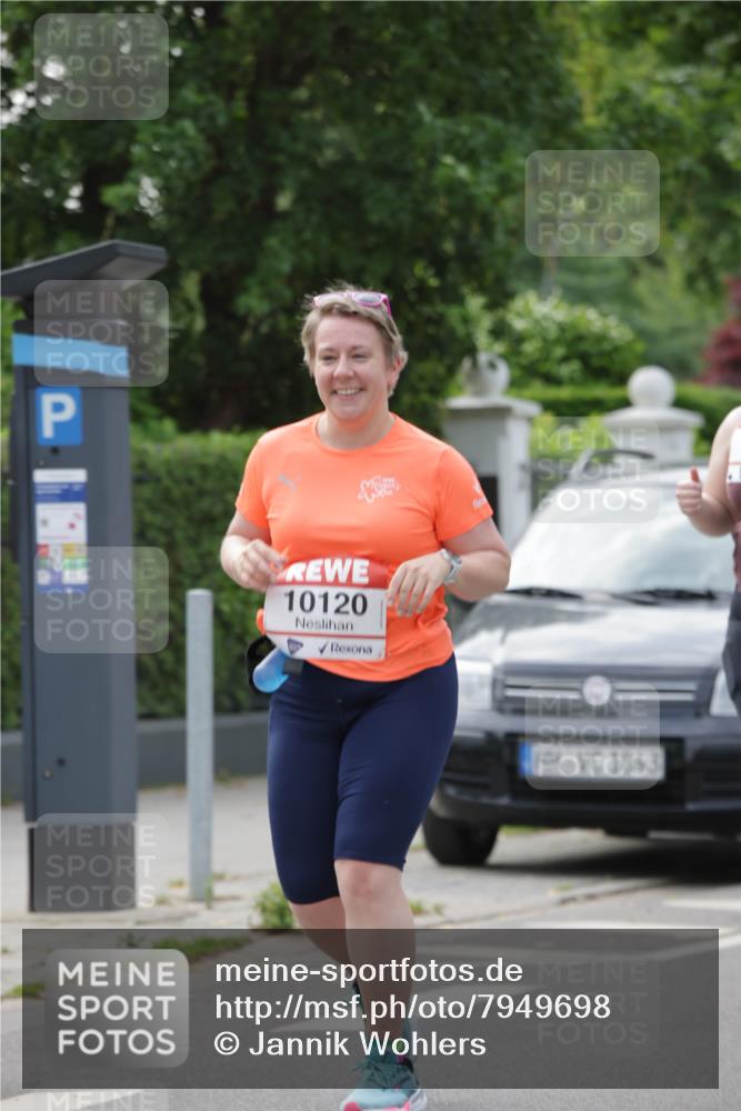 15.06.2025 - REWE Women's Run Jannik Wohlers http://msf.ph/oto/7949698 15.06.2025 08:32:04 Laufen 10120, 1043 meine-sportfotos.de